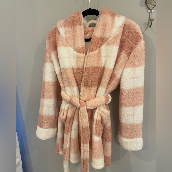 La vie en rose plush robe - Picture 3 of 9